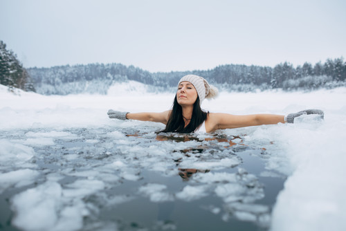 Eisbaden – ist der Kälteschock gesund?