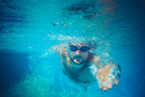 Schwimmen und Augengesundheit: Tipps für den Schutz der Augen im Wasser