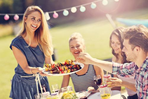 Gesundes Grillen: Tipps und Tricks für eine ausgewogene Grillparty